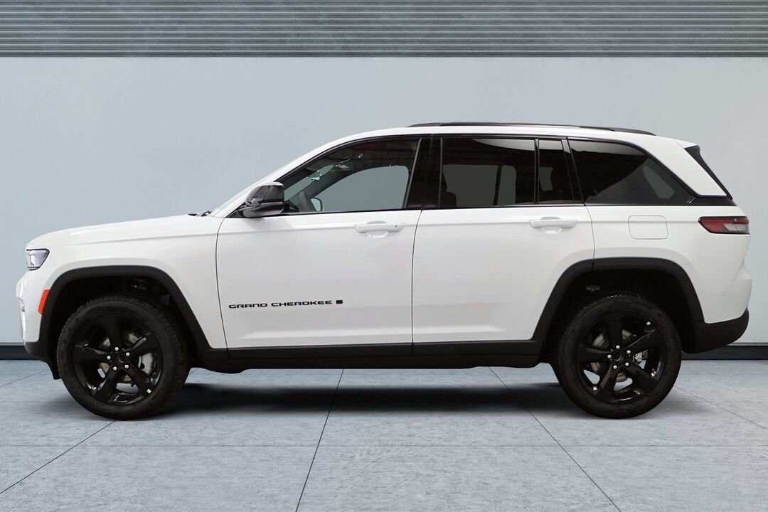 2025 Jeep Grand Cherokee  - Desmeules Chrysler