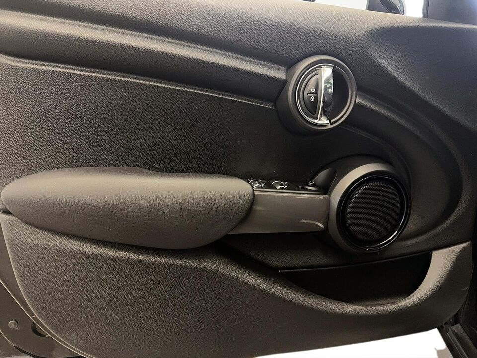 2017 Mini Hardtop 4 Door  - Desmeules Chrysler