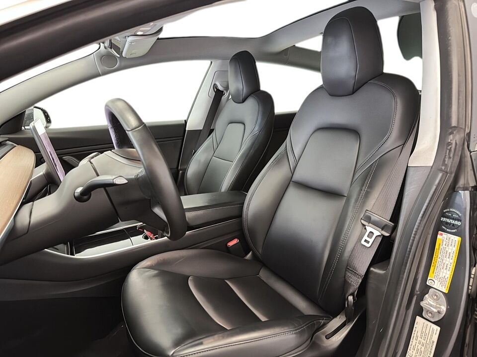 2019 Tesla Model 3  - Desmeules Chrysler
