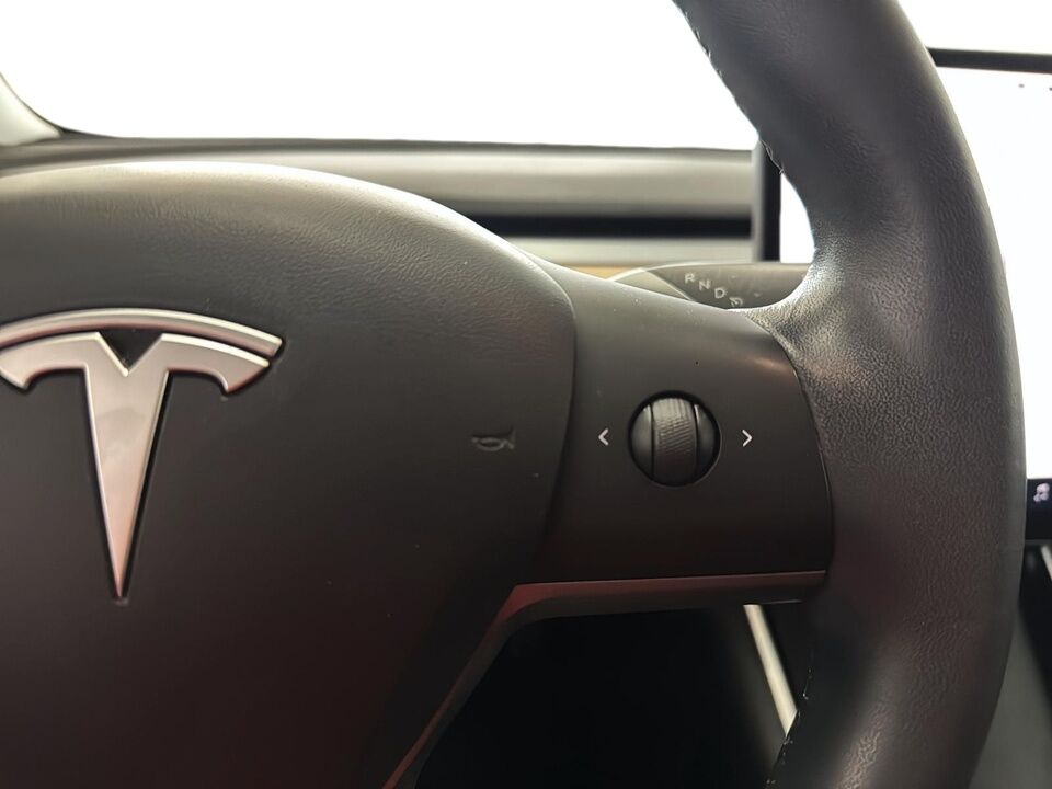 2019 Tesla Model 3  - Desmeules Chrysler