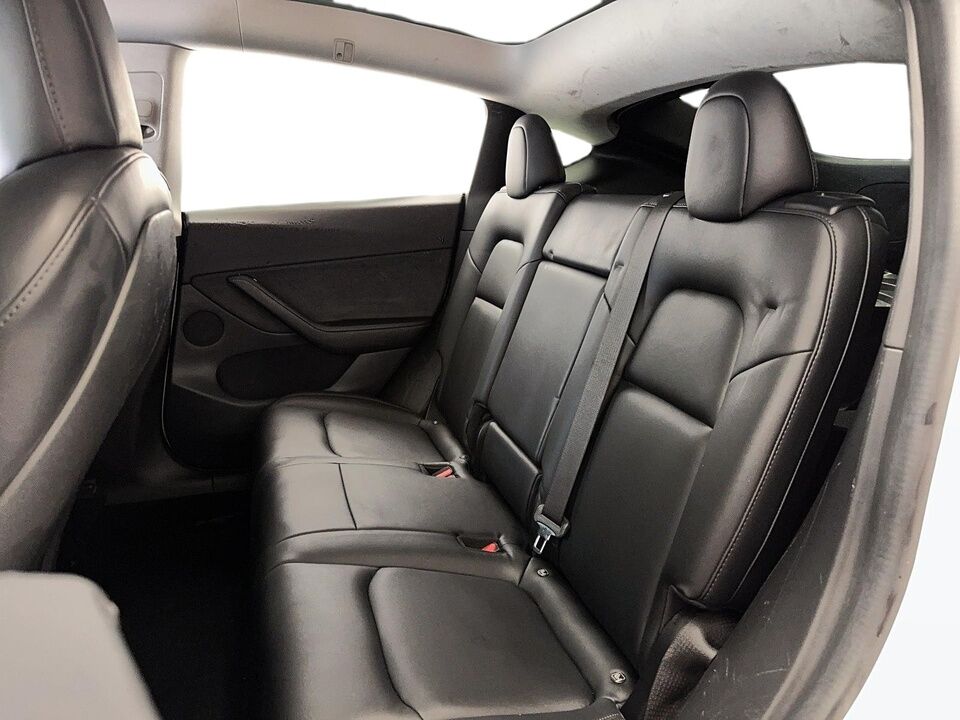 2021 Tesla Model Y  - Desmeules Chrysler