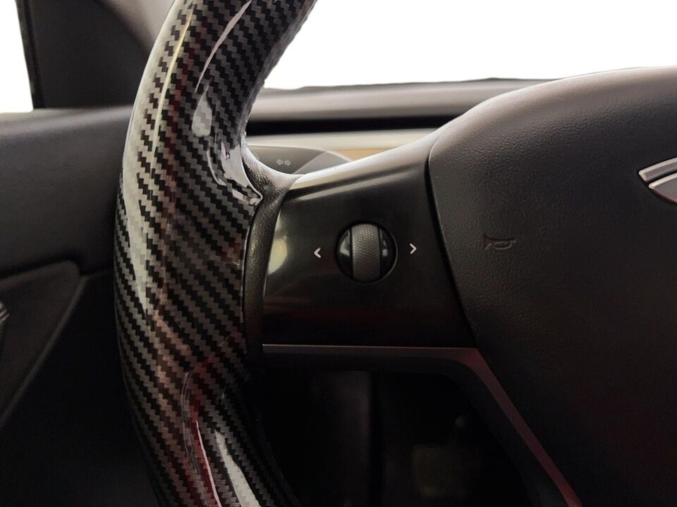 2021 Tesla Model Y  - Desmeules Chrysler