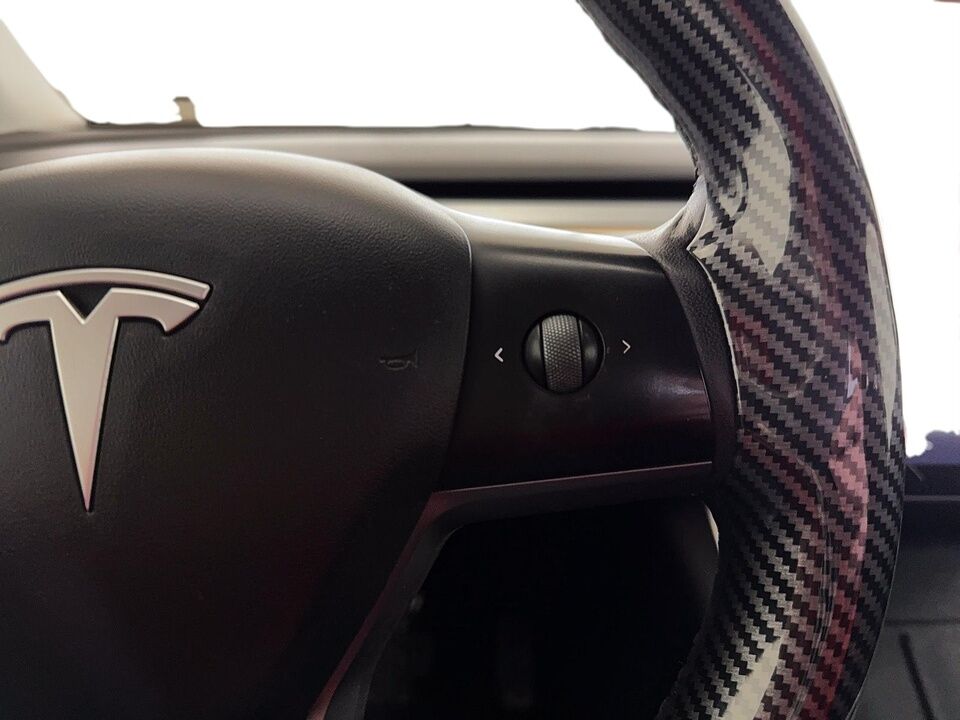 2021 Tesla Model Y  - Desmeules Chrysler