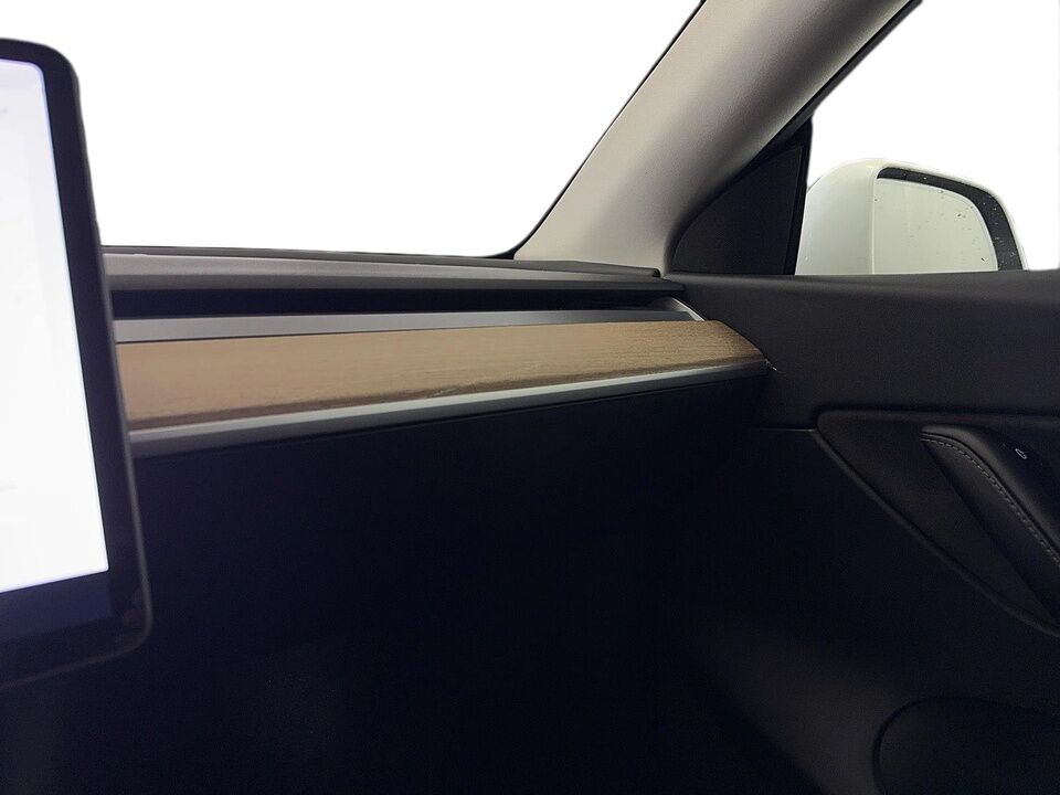 2021 Tesla Model Y  - Desmeules Chrysler