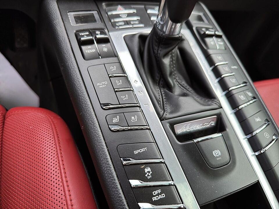 2019 Porsche Macan  - Desmeules Chrysler