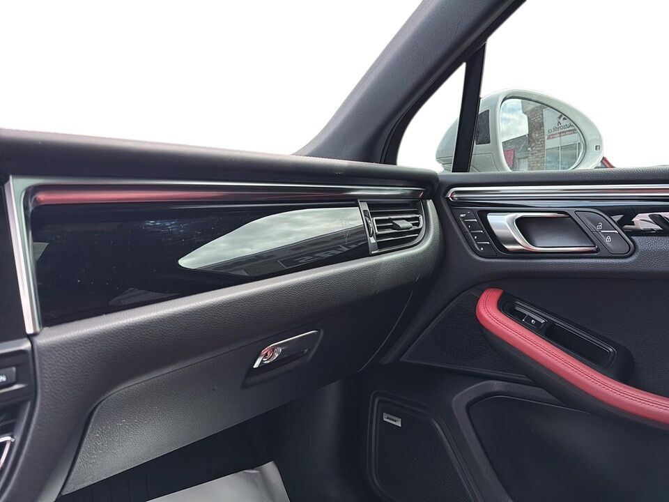 2019 Porsche Macan  - Desmeules Chrysler