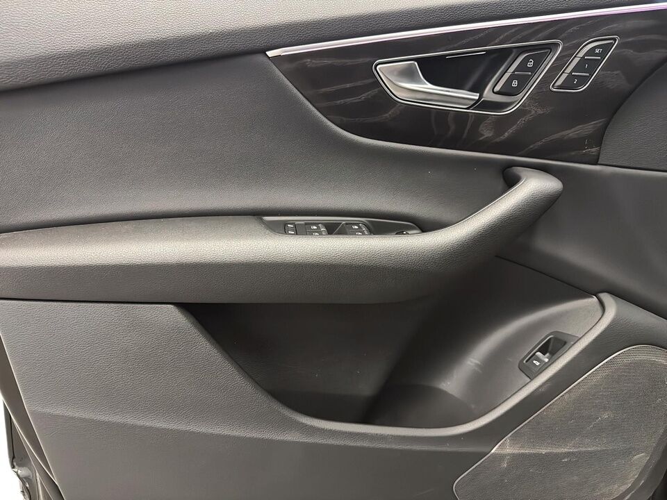 2022 Audi Q7  - Desmeules Chrysler