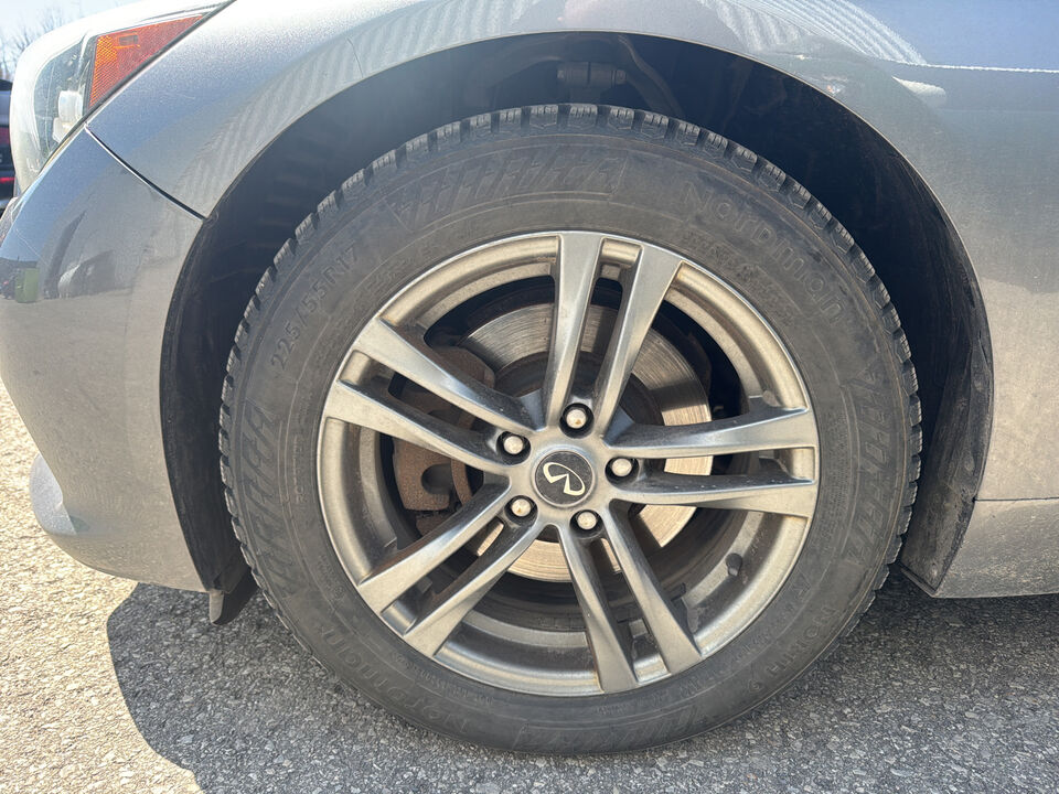 2015 Infiniti Q50  - Desmeules Chrysler