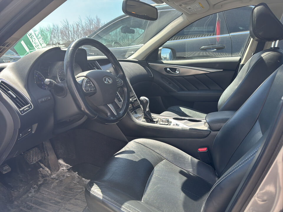 2015 Infiniti Q50  - Desmeules Chrysler