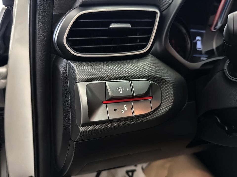 2020 Hyundai Veloster  - Desmeules Chrysler