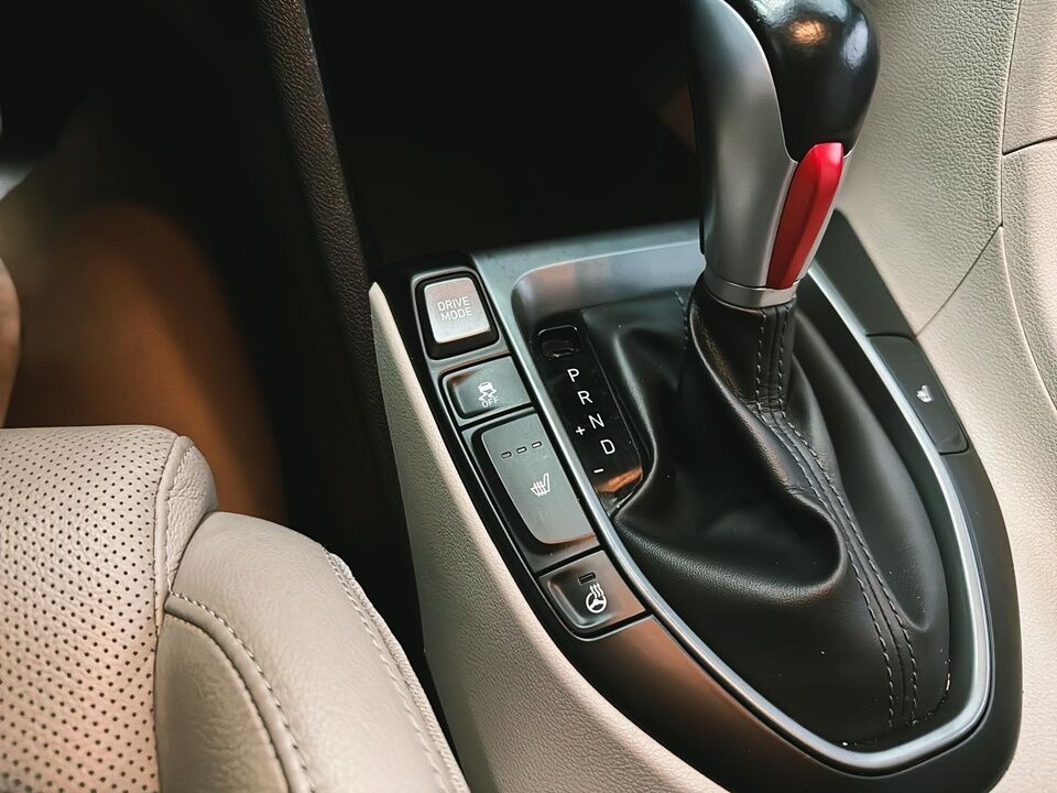 2020 Hyundai Veloster  - Desmeules Chrysler
