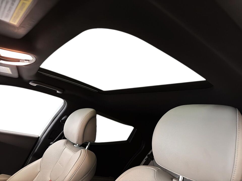 2020 Hyundai Veloster  - Desmeules Chrysler