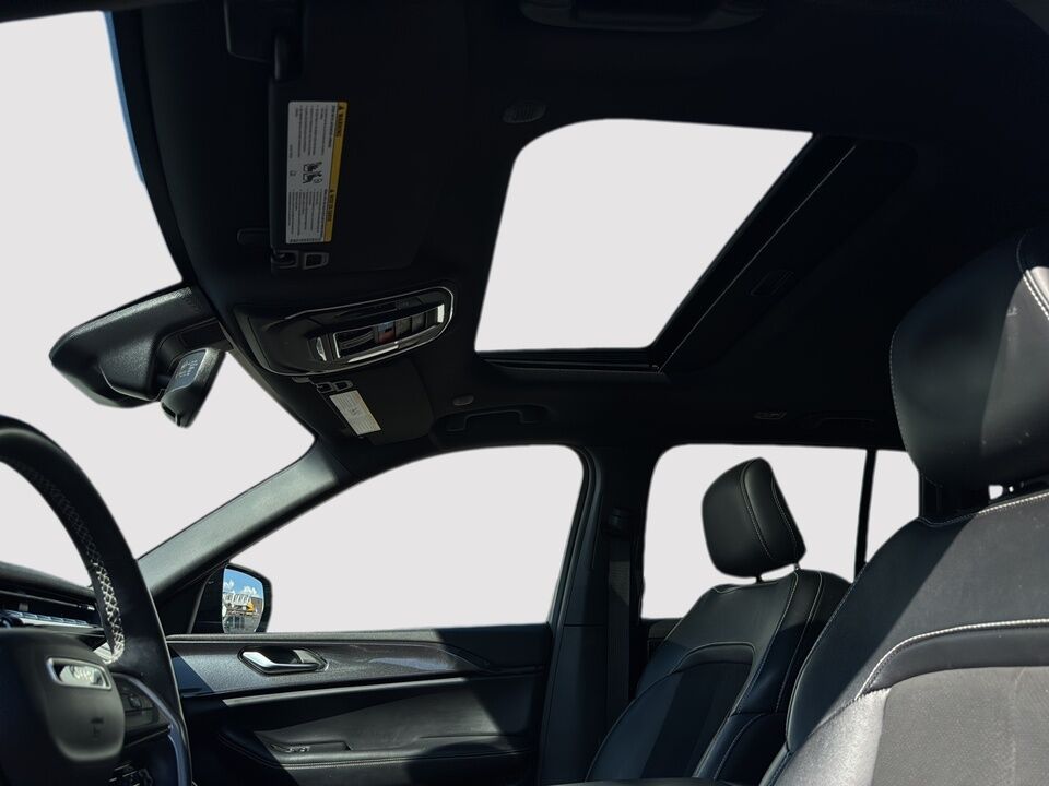2022 Jeep Grand Cherokee  - Desmeules Chrysler