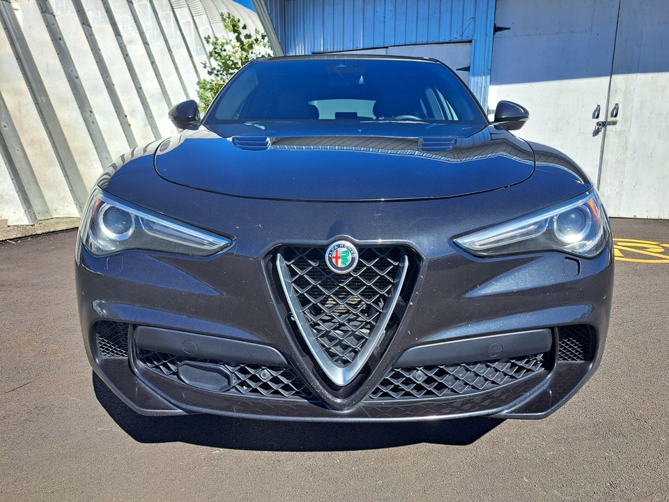 2018 Alfa Romeo Stelvio   - Desmeules Chrysler