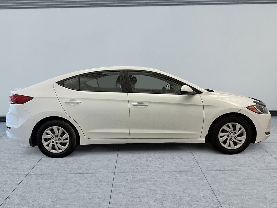 2017 Hyundai Elantra  - Blainville Chrysler