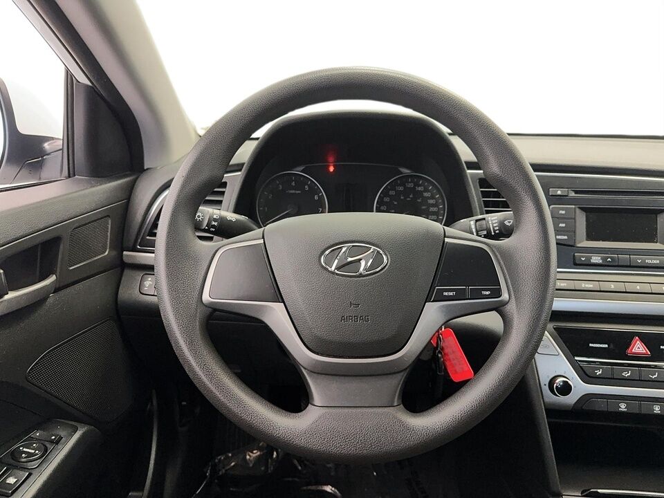 2017 Hyundai Elantra  - Blainville Chrysler