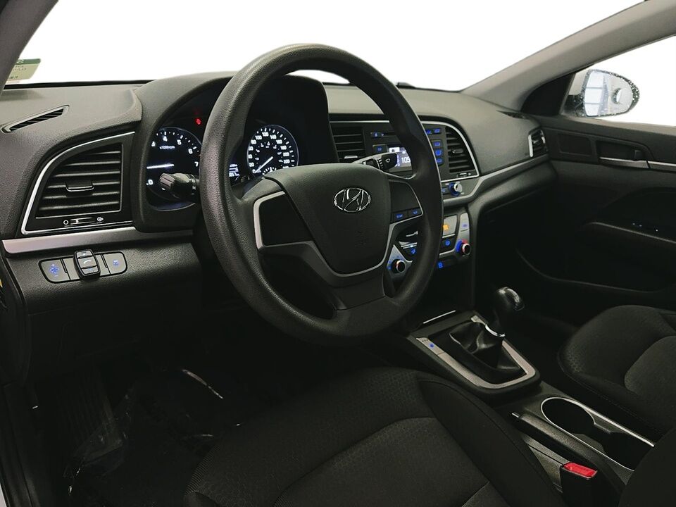 2017 Hyundai Elantra  - Blainville Chrysler