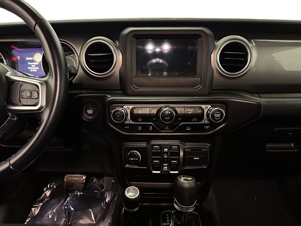 2021 Jeep Wrangler  - Desmeules Chrysler