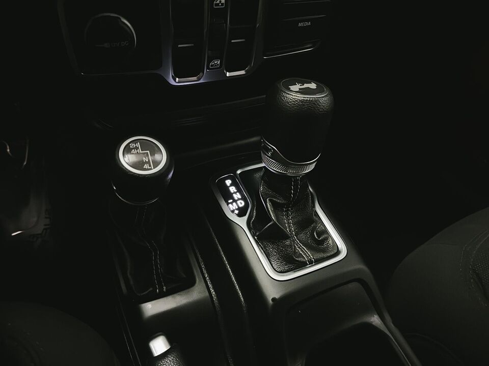 2021 Jeep Wrangler  - Desmeules Chrysler
