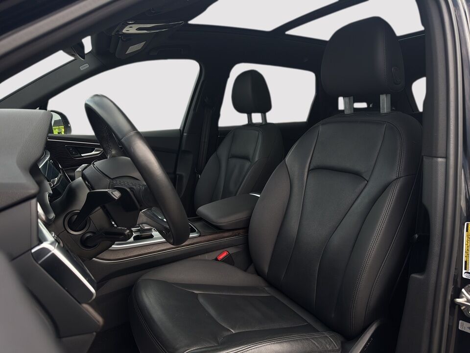 2021 Audi Q7  - Desmeules Chrysler