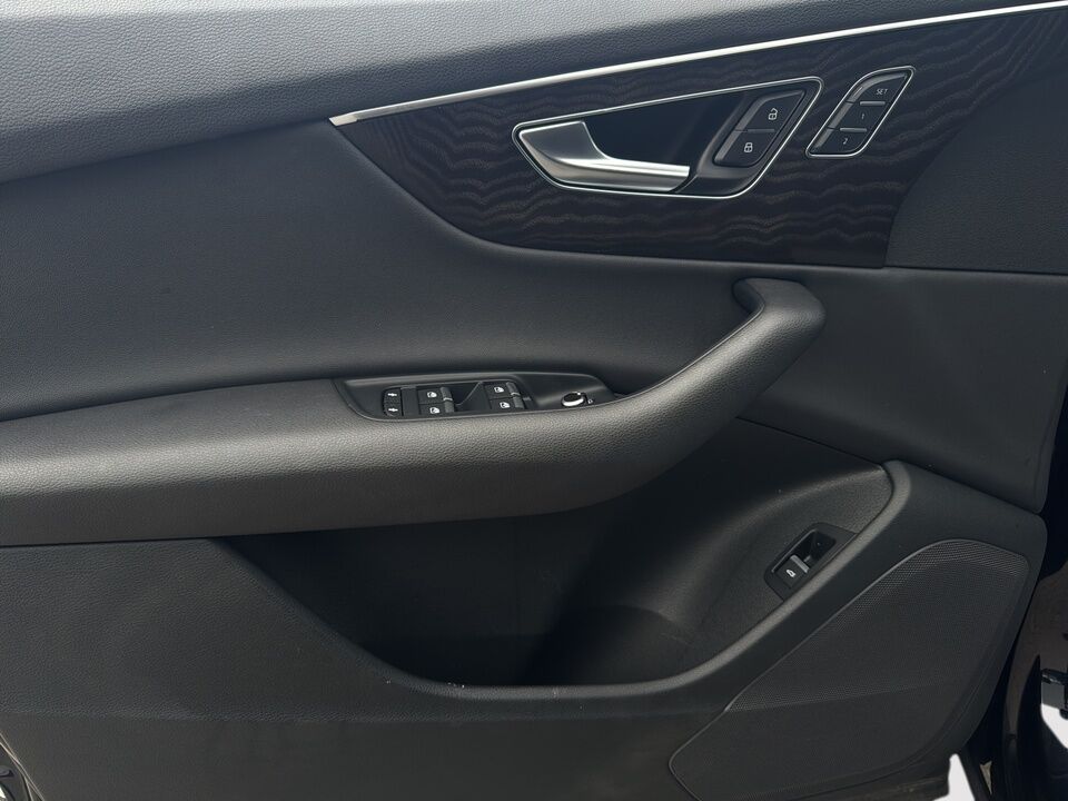 2021 Audi Q7  - Desmeules Chrysler