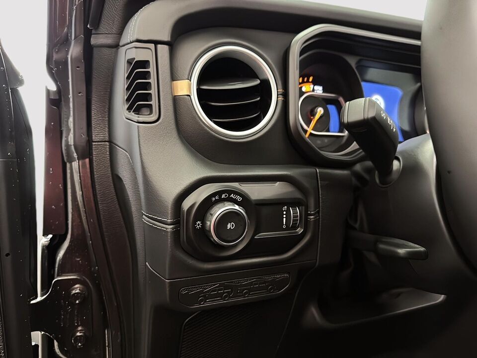 2025 Jeep Wrangler  - Desmeules Chrysler