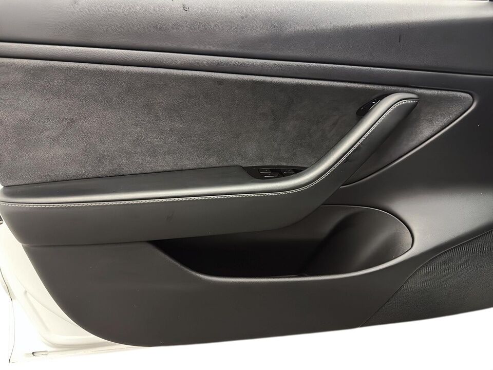 2020 Tesla Model 3  - Desmeules Chrysler