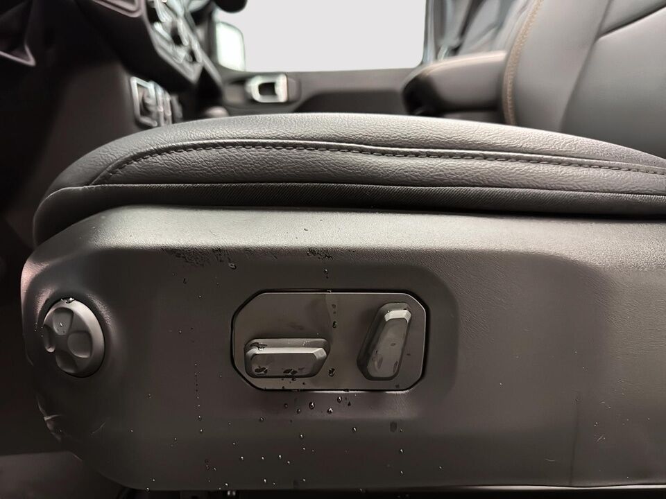 2025 Jeep Wrangler  - Desmeules Chrysler