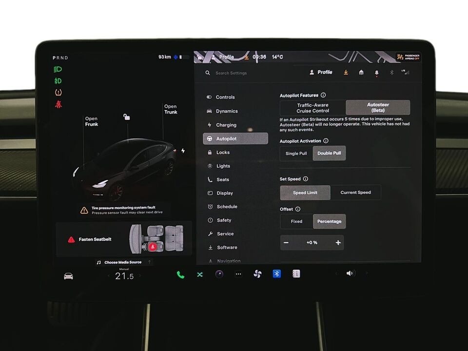 2020 Tesla Model 3  - Desmeules Chrysler