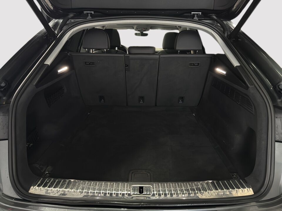 2021 Audi Q8  - Desmeules Chrysler
