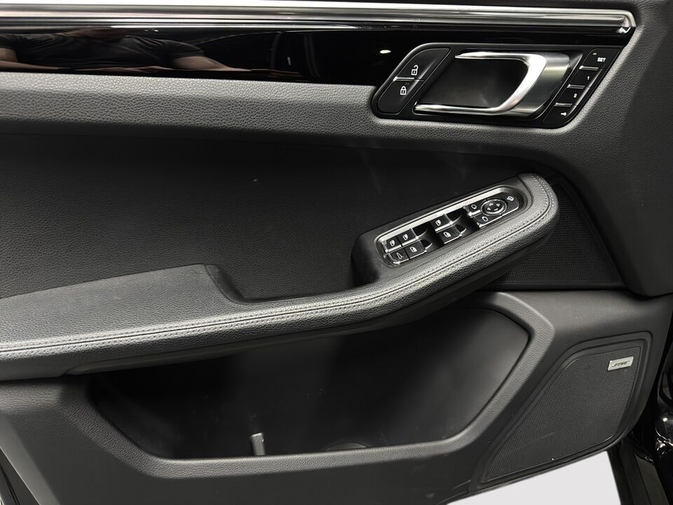 2022 Porsche MACAN S  - Desmeules Chrysler