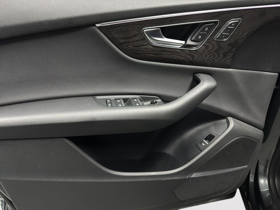 2021 Audi Q8  - Desmeules Chrysler