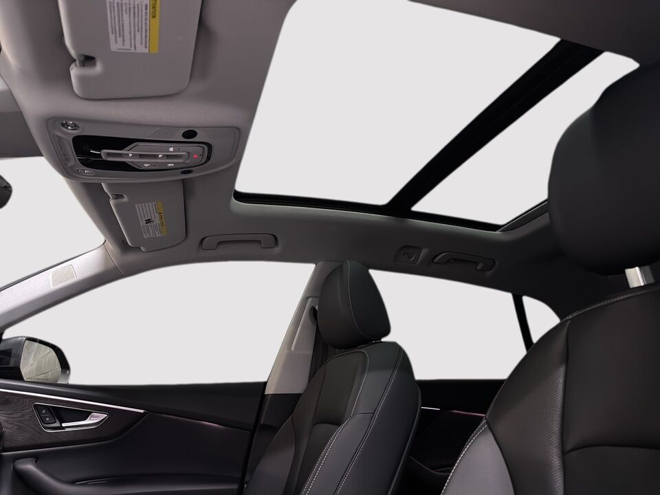 2021 Audi Q8  - Desmeules Chrysler