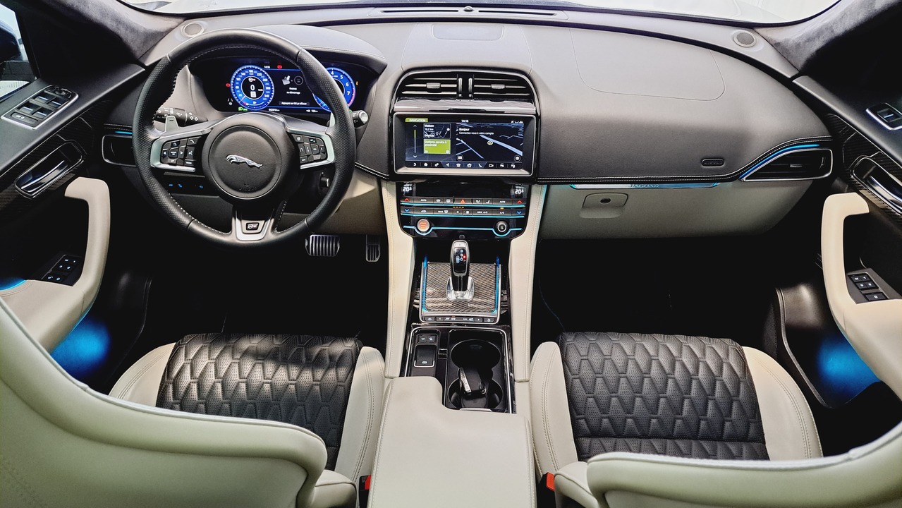 2020 Jaguar F-PACE  - Blainville Chrysler