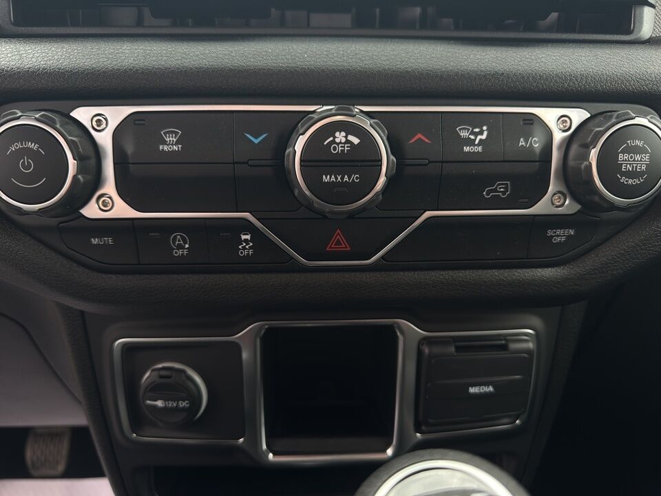2024 Jeep Wrangler  - Desmeules Chrysler