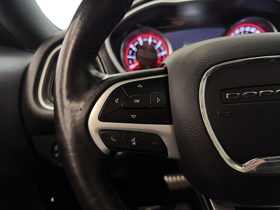 2017 Dodge Challenger  - Blainville Chrysler