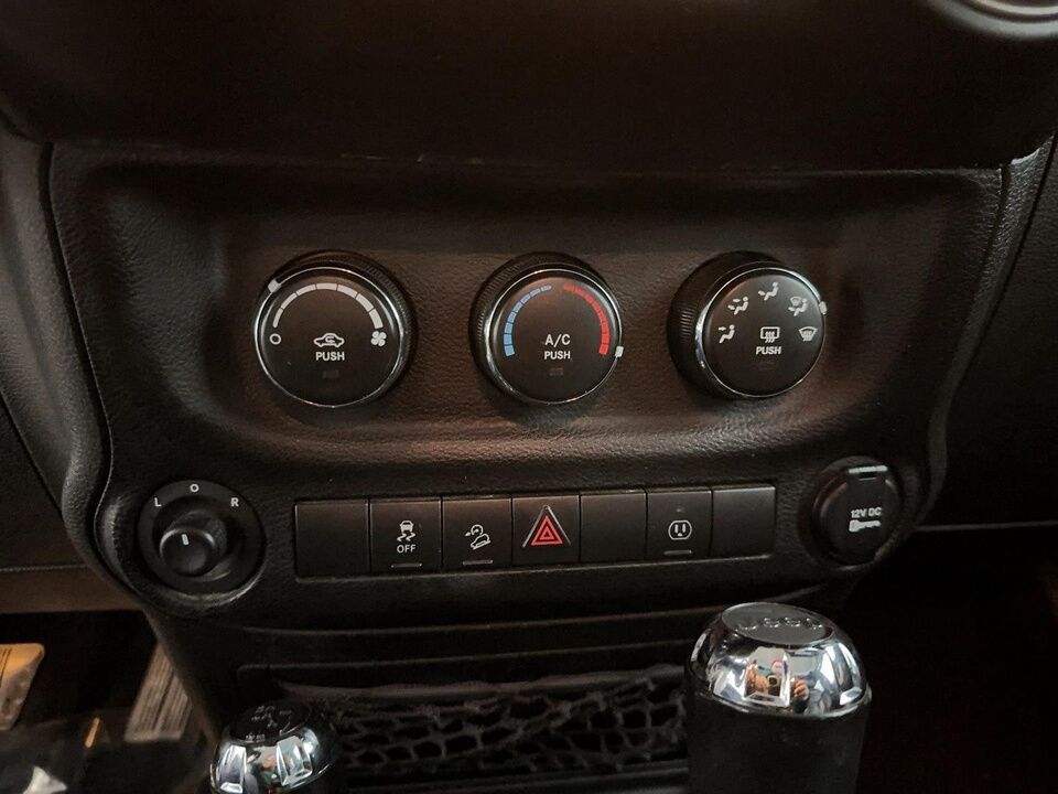 2014 Jeep Wrangler  - Desmeules Chrysler