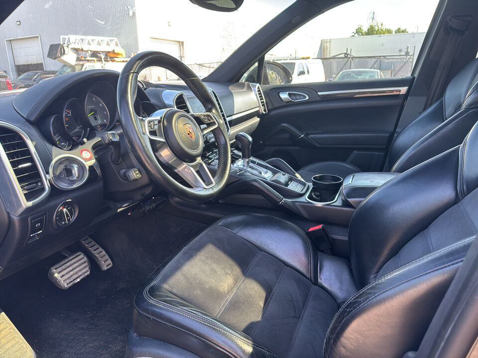 2017 Porsche Cayenne  - Desmeules Chrysler