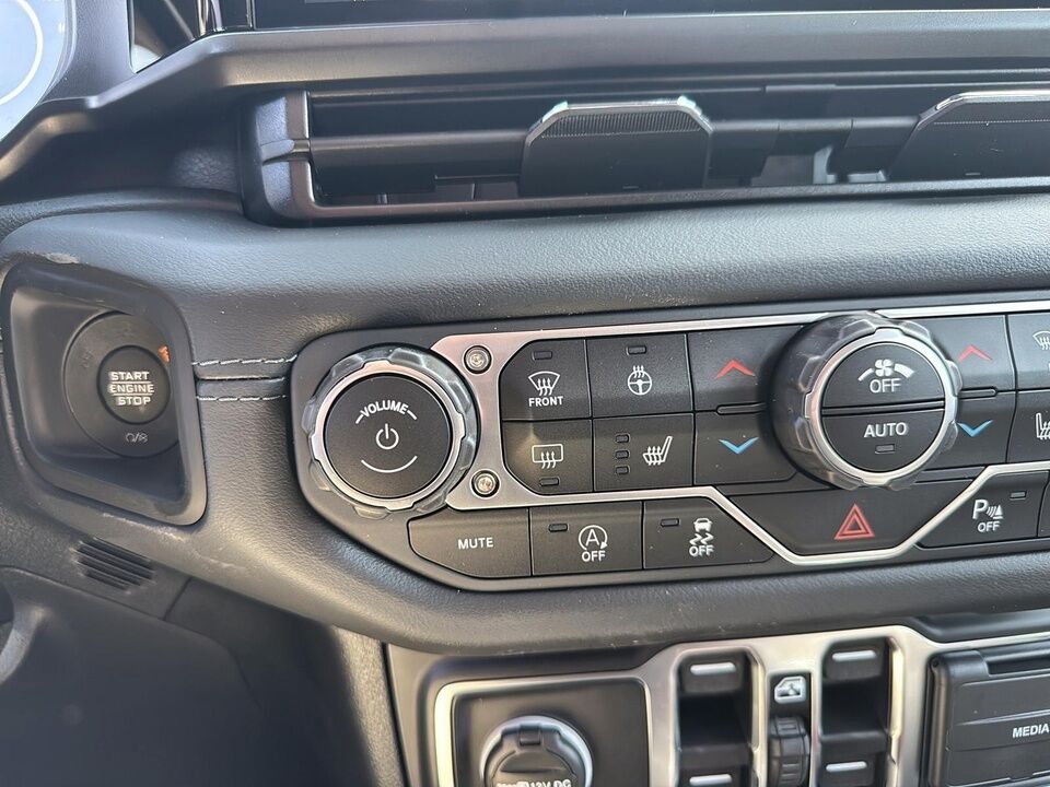 2025 Jeep Wrangler  - Desmeules Chrysler