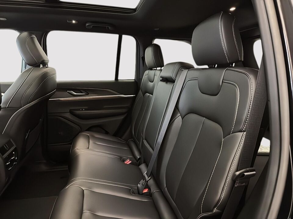 2025 Jeep Grand Cherokee  - Desmeules Chrysler