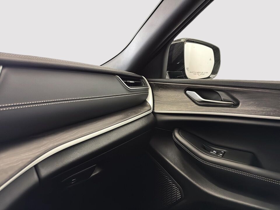 2025 Jeep Grand Cherokee  - Desmeules Chrysler
