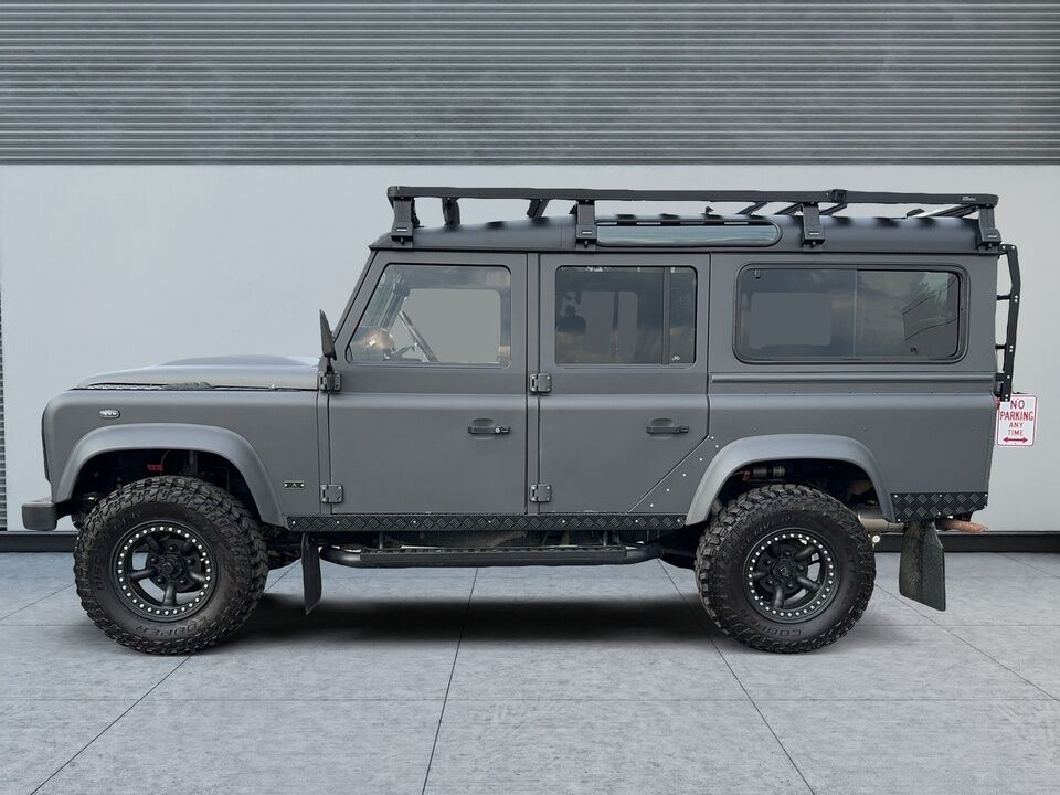 1987 Land Rover Defender  - Desmeules Chrysler