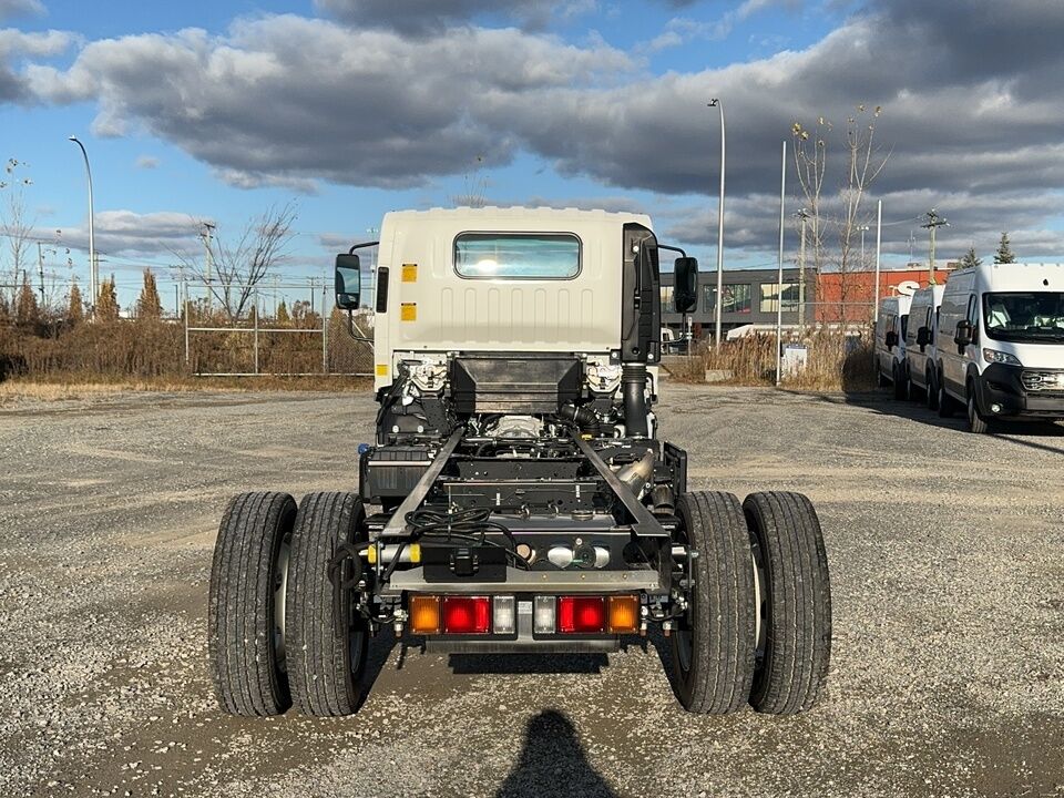 2024 Isuzu NRR  - Blainville Chrysler