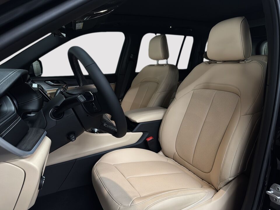 2025 Jeep Grand Cherokee  - Desmeules Chrysler
