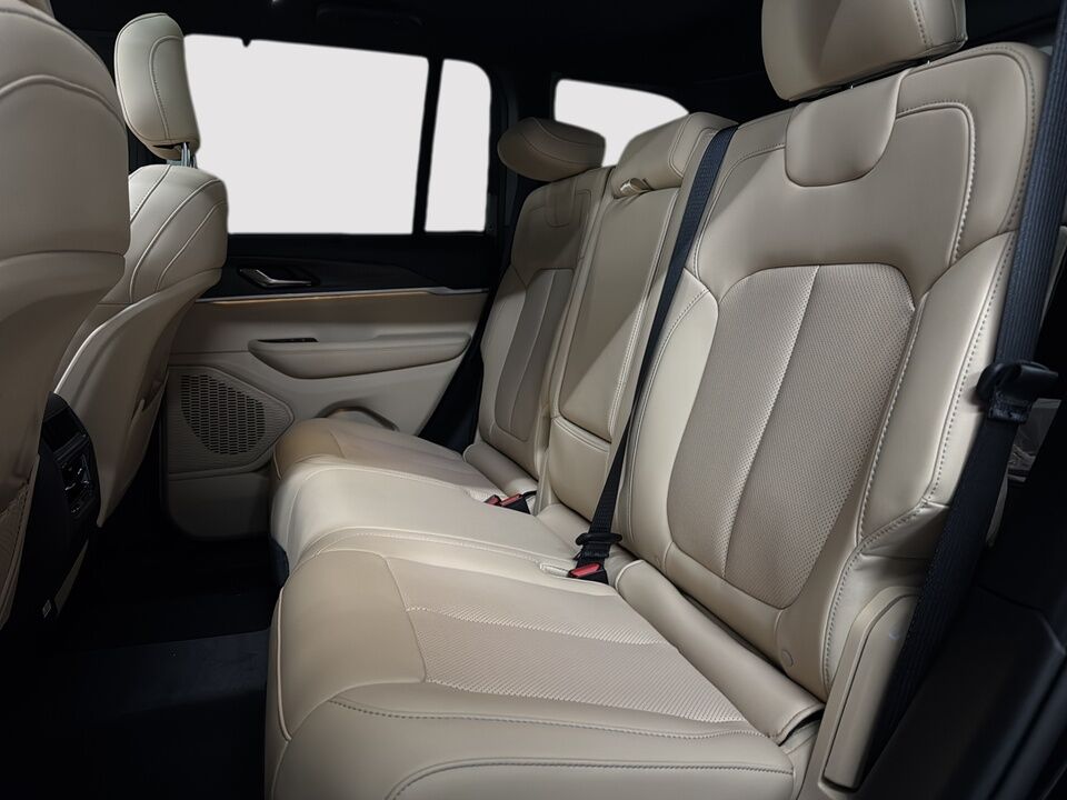 2025 Jeep Grand Cherokee  - Desmeules Chrysler