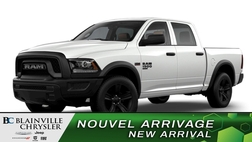 2022 Ram 1500 Classic WARLOCK CREW CAN 4X4 5 PLACES  - BC-22813  - Blainville Chrysler