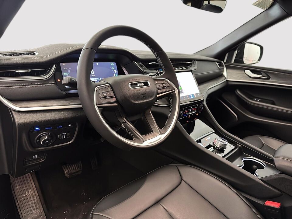 2025 Jeep Grand Cherokee 4XE  - Desmeules Chrysler