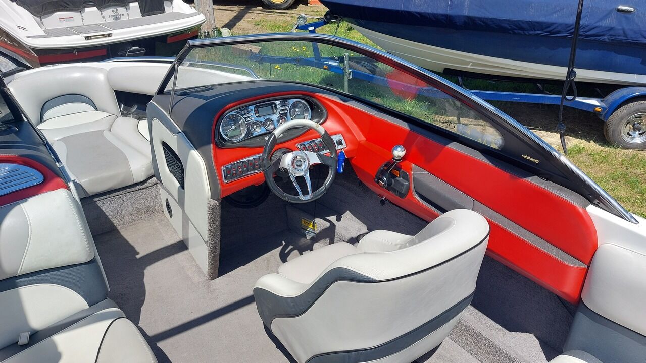 2007 Malibu WakeSetter 24'  - Desmeules Chrysler