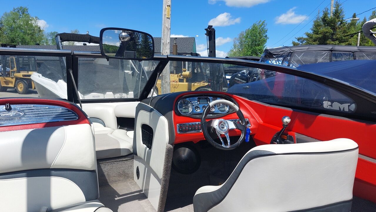 2007 Malibu WakeSetter 24'  - Blainville Chrysler