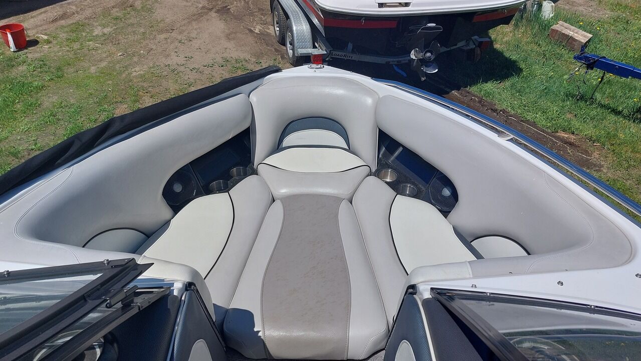 2007 Malibu WakeSetter 24'  - Desmeules Chrysler